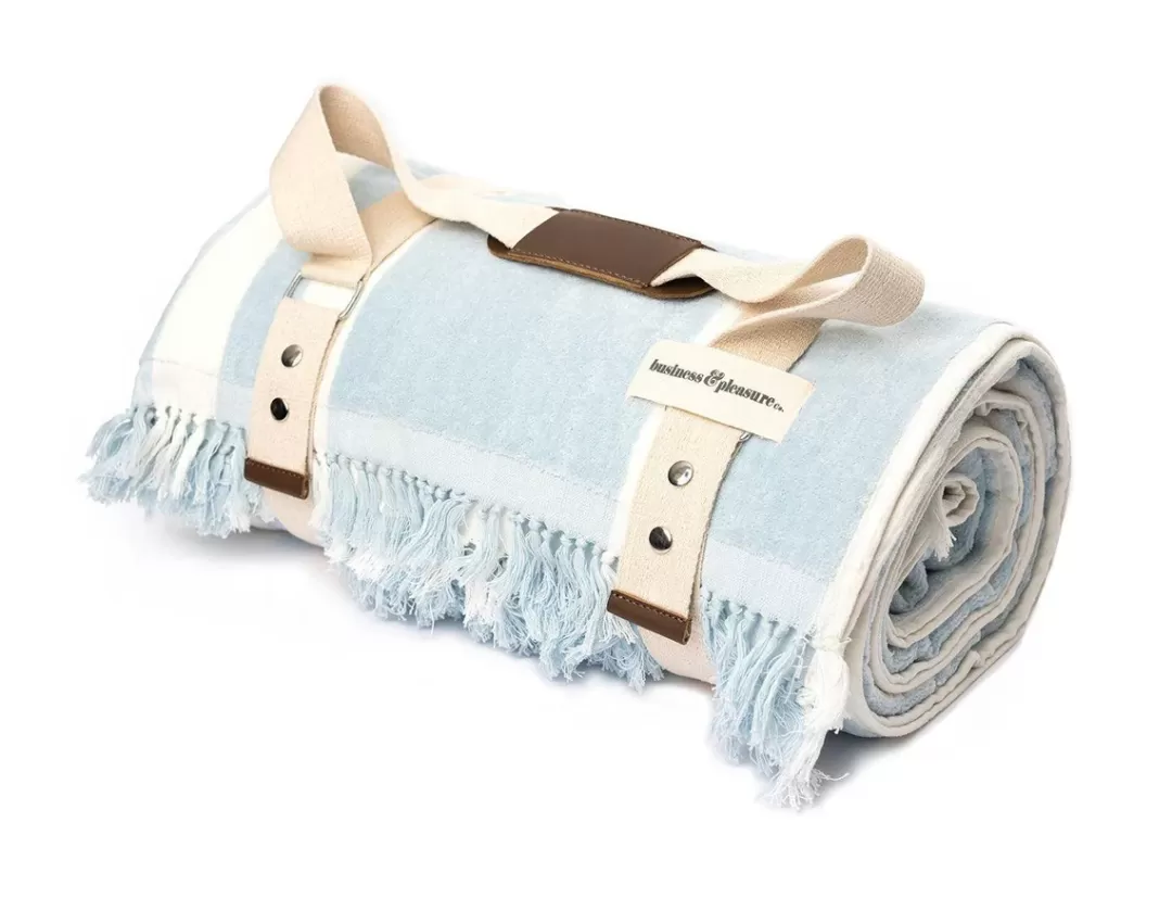 Business & Pleasure Beach Blanket, Vintage Blue Stripe<minnow Store